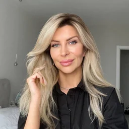 Hairless pussy is super wet, my favorite