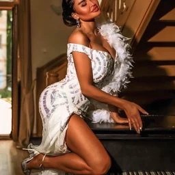 Amateur selfie: The female protagonist in black stockings is gently sucked by the male protagonist, and they have a passionate and passionate battle