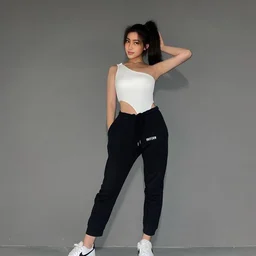 Animal Ears Leg Control Welfare Models with beautiful legs put on different stockings and high heels to have sex with their feet and make super sweet sounds