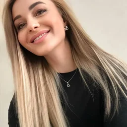 The big outdoor anchor Liu Ting is on fire after eating rubbish and one shot.