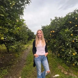 MIDV-046 The luxurious wife who was imprisoned in the garbage house next door complained about the huge man's cock and kept her seed in play until morning. Blue Bud Mitsuki