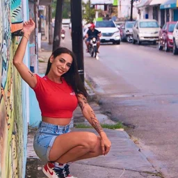 To repay her boyfriend's debt, she becomes a sex slave.