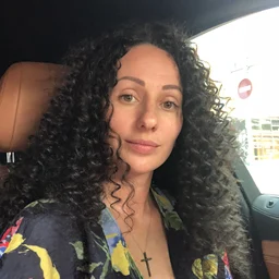 Such a pure face, no blind spots, and a great voice