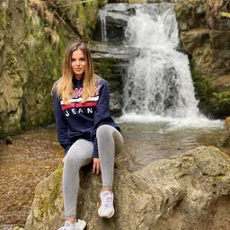 [Arito] SIRO-4107 [First shot] [She secretly passes away...] [Sea stains on the sheets] A 19-year-old who gets serious with her ears turning red. The girl who was talking with a cute smile...Amateur applicant, first AV shooting 131