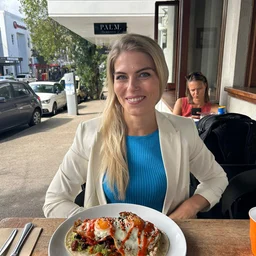 #COCOBABY_Showing her face in black silk sexy pajamas and having a passionate sex show with the little brother live broadcast