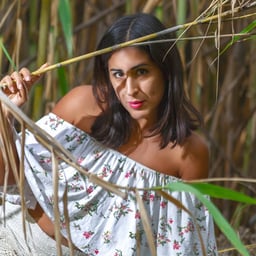 The usually quiet and simple student wearing glasses was masturbated by my class teacher!