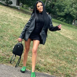 Slutty school beauty seduces senior brother to have sex