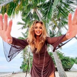 JURA087C's first shot of a wife in her 50's sings again.