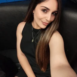 Baby-faced older sister pants violently