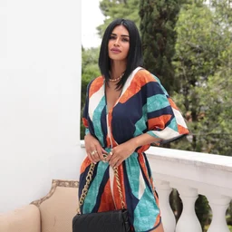 The super pretty girl actually seduced the delivery guy and had passionate sex on the bed!