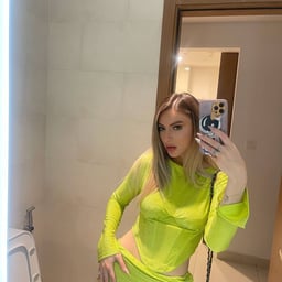 TKBN-005 My wife is already an old woman, but she's probably going to cheat tonight... A middle-aged wife who shakes her hips because she's clinging to the dick of her husband's subordinate 240 minutes 1