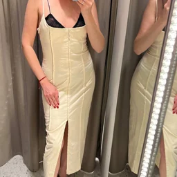 Blonde gets in-house massage