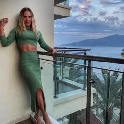 Madou Media - Busty sweetheart seduces into bed