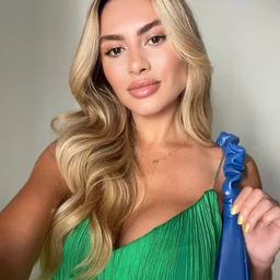 :Glamorous brunette in action - Sybil Kelena Glamorous brunette in action - Sybil Kelena