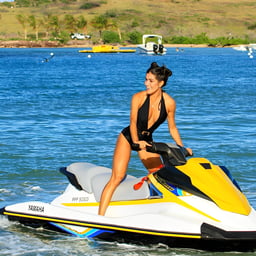 229SCUTE1237 The super sensitive and beautiful student was fucked until she climaxed and squirted. She looked a little shy and very seductive.