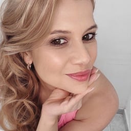 MFYD018 A former celebrity married woman who was awakened as a masochist in a pillow business with a certain sadistic TV producer makes her hard break AV debut