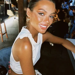 VEC343 Mother’s friend Yuka Mizuno.