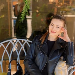 Selected jumpsuits, girls in white, hairless white tigers.