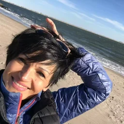 Mainland AV plot: The obscene teacher takes a selfie and restrains the student for rape.